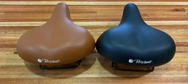 Asientos playeros marca Raybar colores marron y negro