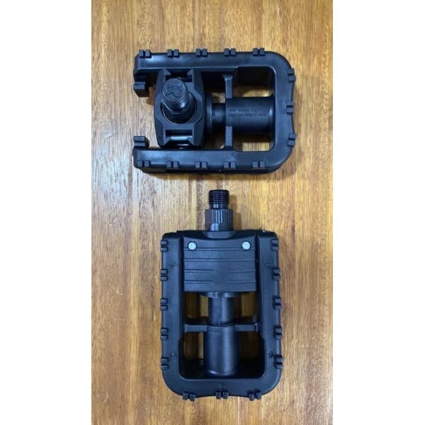 Pedales plegables plastico