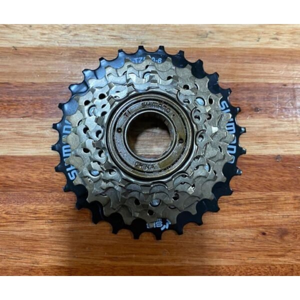 Piñon Shimano a Rosca MTB 6 Coronas TZ-500